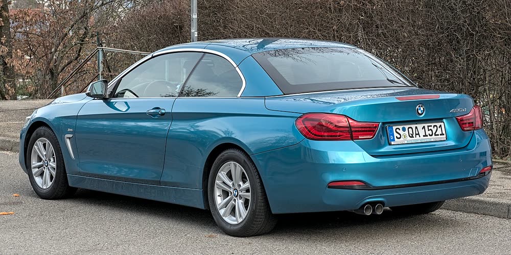 BMW 4 Serisi Cabrio rental car