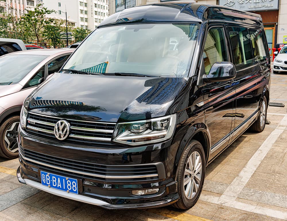 VW Caravelle VIP